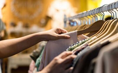Fast fashion et seconde main : comprendre les nouveaux visages de la consommation textile